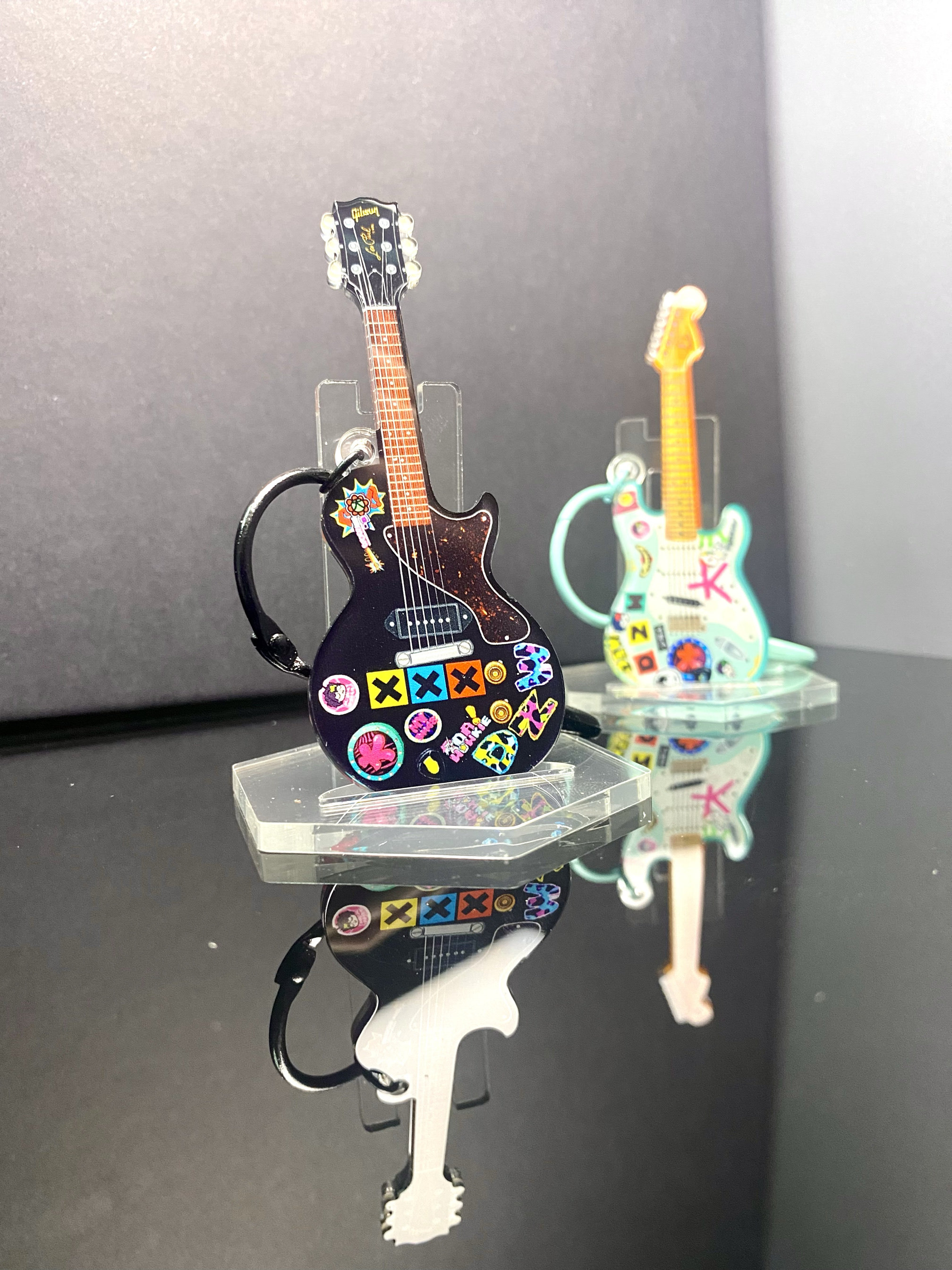 Da Zhangwei sticker electric guitar acrylic pendant ornament keychain Hua'er Band punk rock merchandise decoration