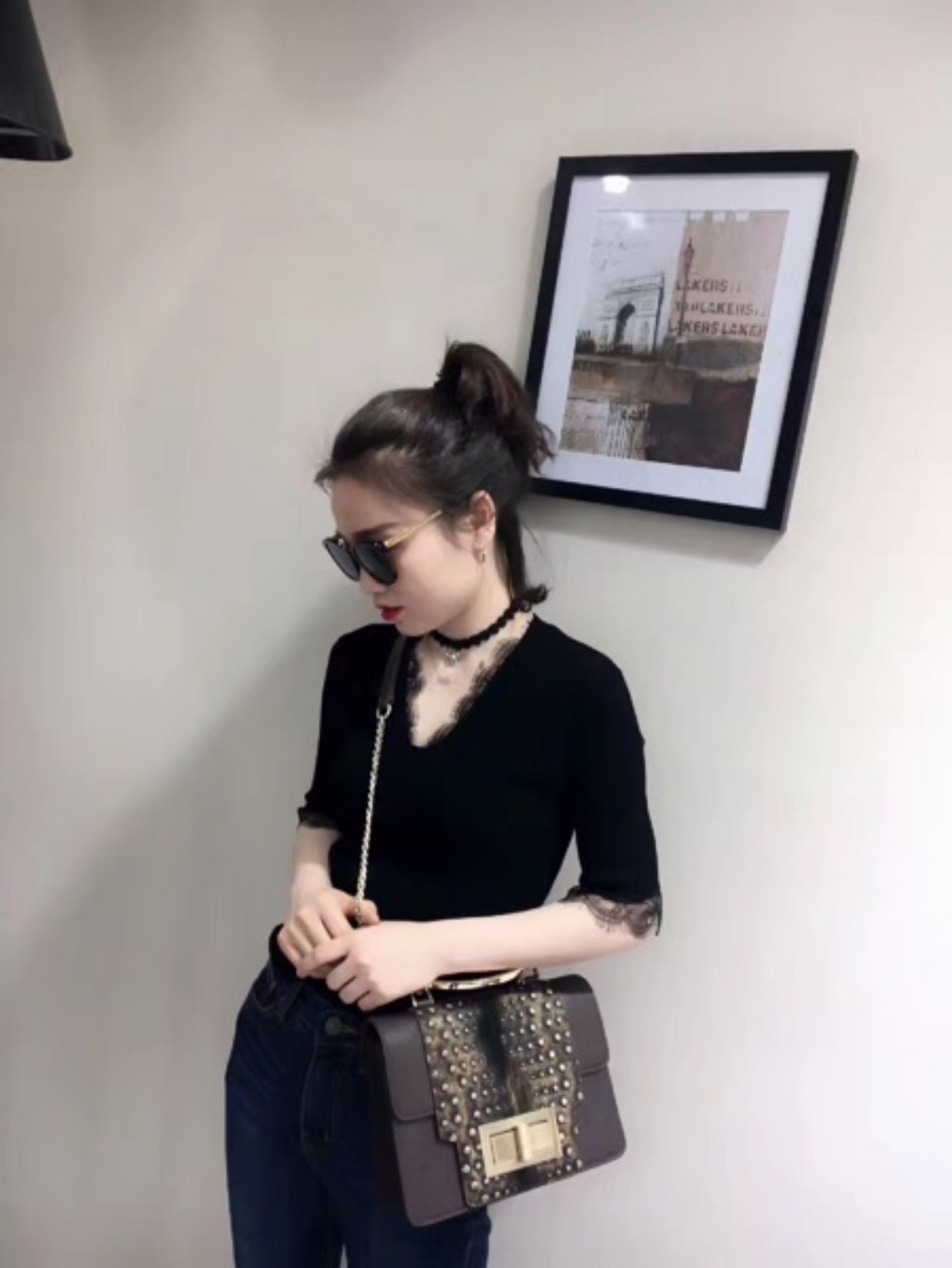 Áo len lụa nữ trạm châu Âu 2018 hè mới hàng châu Âu khí chất V-cổ ren ren mỏng hàng đầu áo len gile
