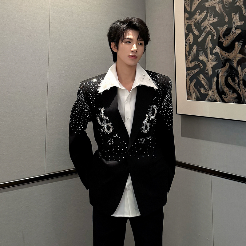 Big Wisdom Black Suit Jacket for Men, Heavy-Duty Rhinestone and Sequin Design, Stage Style, High-End, Cool and Handsome Suit