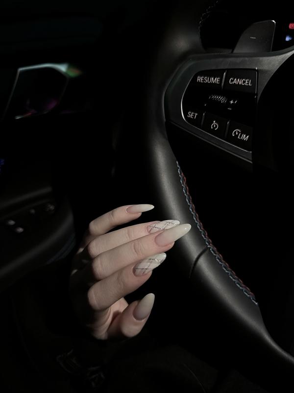 Miusi Nail/ Hamlin - New Style Atmospheric Milky White Gradient Stripe Fine Glitter High-End Nail Tips That Enhance Complexion Miusi Nail/ Hamlin - New Style Atmospheric Milky White Gradient Stripe Fine Glitter High-End Nail Tips That Enhance Complexion
