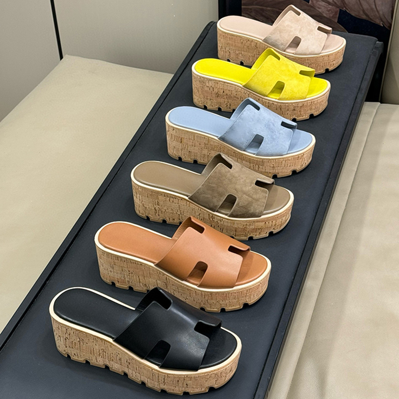 Lao Li's High-End Women's Shoes~2026 New Thick-Soled Height-Increasing Wedge Slippers for Women, Casual and Versatile Slip-On Sandals for Women Lao Li's High-End Women's Shoes~2026 New Thick-Soled Height-Increasing Wedge Slippers for Women, Casual and Versatile Slip-On Sandals for Women