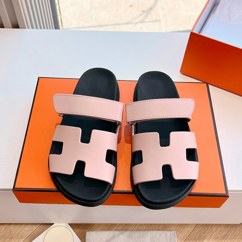 Lao Li's High-End Women's Shoes~2026 New Model Genuine Leather Velcro Slippers for Women, Outdoor Thick-Soled Beach Sandals for Women