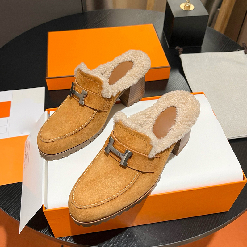 Lao Li's High-End Women's Shoes ~ Leather and Fur Integrated Chunky Heel Closed-Toe Half-Slippers for Women, Genuine Leather Outerwear, Lamb Wool Mules for Women Lao Li's High-End Women's Shoes ~ Leather and Fur Integrated Chunky Heel Closed-Toe Half-Slippers for Women, Genuine Leather Outerwear, Lamb Wool Mules for Women