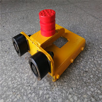 Crane anti-derailment anti-derailment device 200 30 400 end beam head traveling wheel anti-derailment anti-derailment