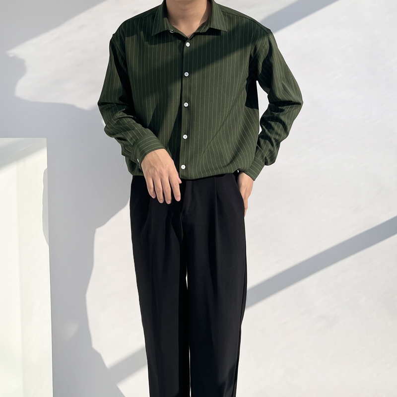 Not Easy to Wrinkle, Silky, Retro, Mature Hong Kong Style, Loose-Fitting Men's Long-Sleeved Pinstripe Shirt, High-End Drape, Dark Green Not Easy to Wrinkle, Silky, Retro, Mature Hong Kong Style, Loose-Fitting Men's Long-Sleeved Pinstripe Shirt, High-End Drape, Dark Green