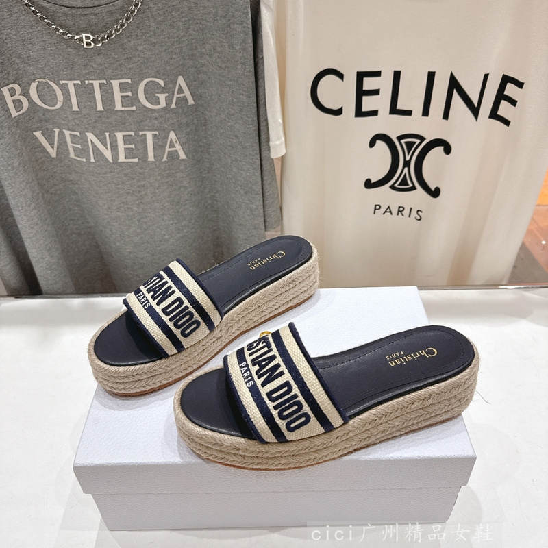 25 New Summer Style Letter Embroidered Straw Thick-Soled Slippers for Women with Increased Height Genuine Leather Fashionable Open-Toe One-Strap Sandals