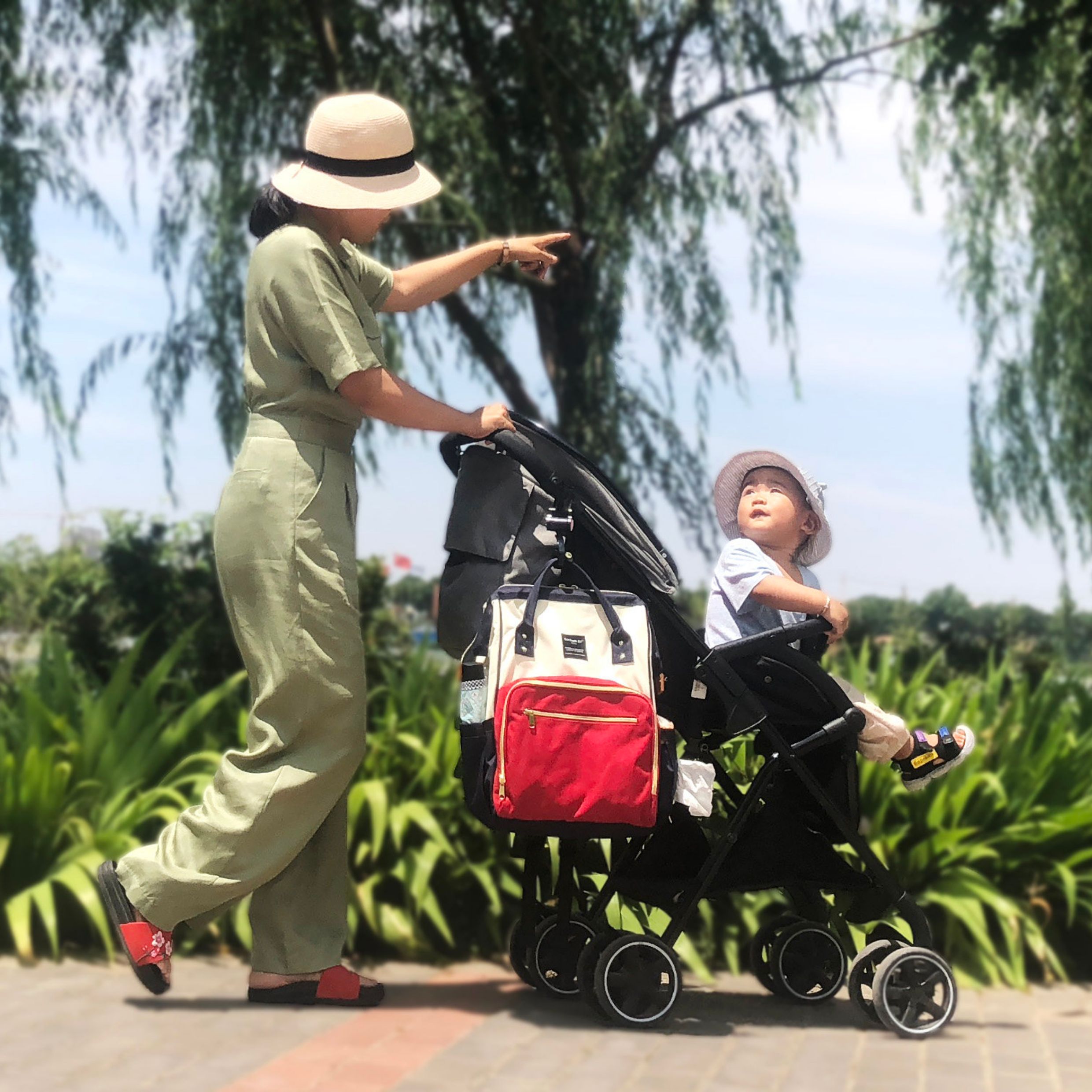 日本乐天双肩妈咪包轻便背包母婴包妈妈包大容量婴儿宝宝外出手提 — 1