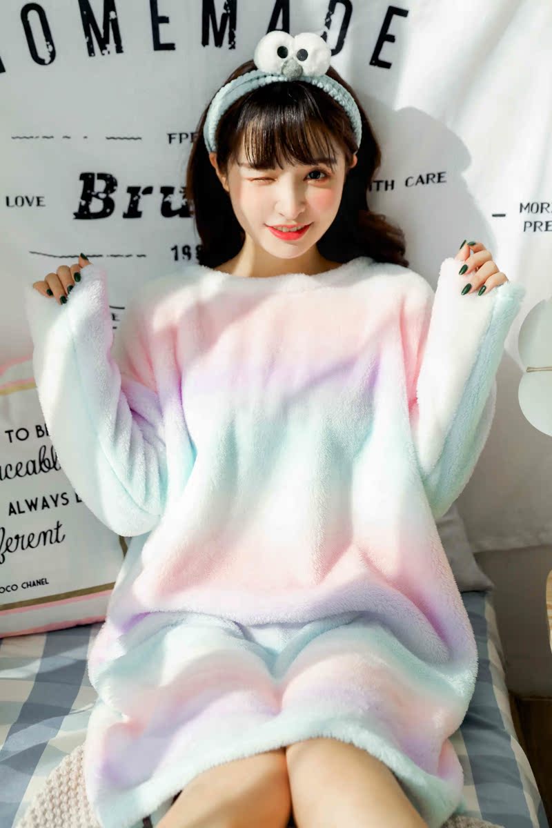 Nhật Bản mềm mại mùa thu và mùa đông san hô lông cừu đêm mùa đông dài tay áo mùa dễ thương ngọt ngào phụ nữ dày phiên bản Hàn Quốc của công chúa gió váy đầm dễ thương