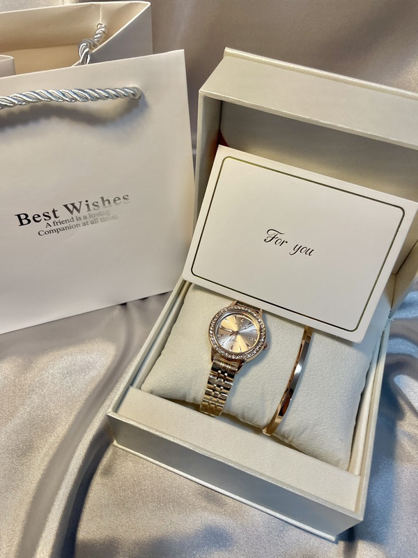 Flash Sale!【White Rich Girl】Miro Women's Watch Round Diamond-Studded Champagne Gold Starry Sky Gift Box Waterproof