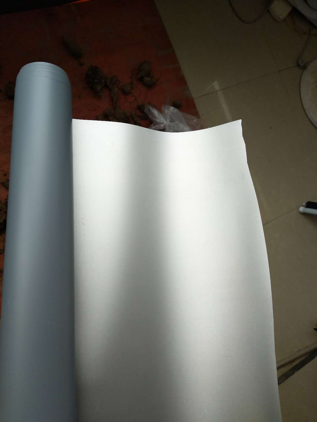 Tùy chỉnh hướng dẫn sử dụng điện treo tường cao cấp chống ánh sáng màn hình kim loại cứng máy chiếu 3D Máy chiếu 3D tùy chỉnh đơn giản - Phụ kiện máy chiếu giá treo máy chiếu ms65