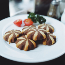 Festive Dinner New Pint Tiramisu Flaky Pastry (Chocolate Taste Sandwich)