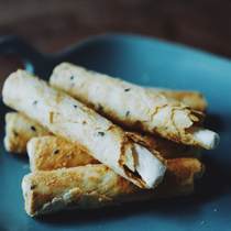 Festive Dinner Crisp with a soft bull rolling egg roll of 12 roots
