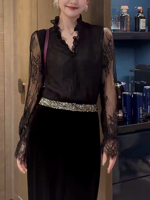 2026 Early Spring New V-Neck Lace Embroidery Hollow Out Inner Layer Tang Suit Top Versatile Layering Essential Shirt