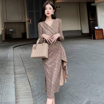 Sequined dress women's long-sleeved autumn 2022 new French style high-end temperament high-end waist mid-length skirt