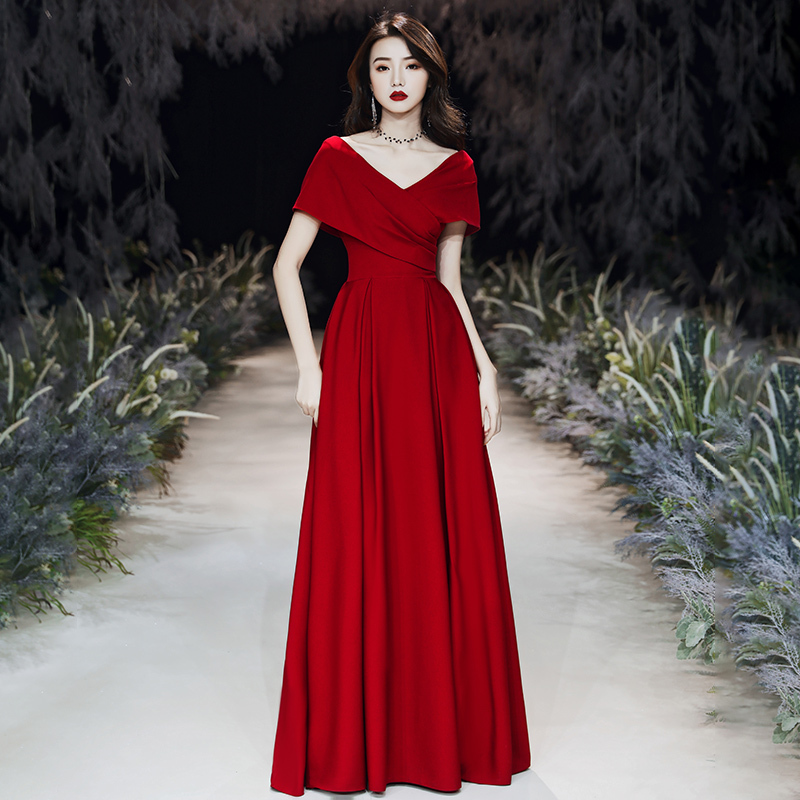 Burgundy Evening Dress for Women, Long, Light Luxury, Niche, High-End, Suitable for Hosting Banquets, Performances, Toasting, and Engagement Dresses