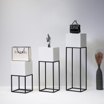 Clothing store display stand high and low flow table bag display stand Props floor shelf Nakajima window display stand