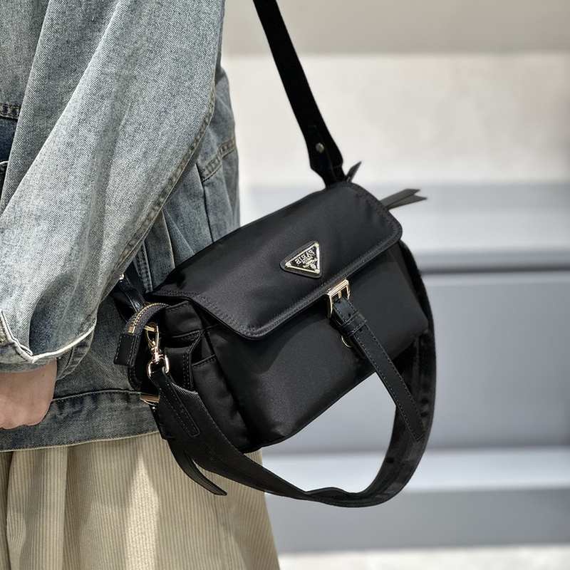 2026 New P Brand Waterproof Nylon Messenger Bag, Large-Capacity Commuter Underarm Bag, Versatile Casual Shoulder Crossbody Bag
