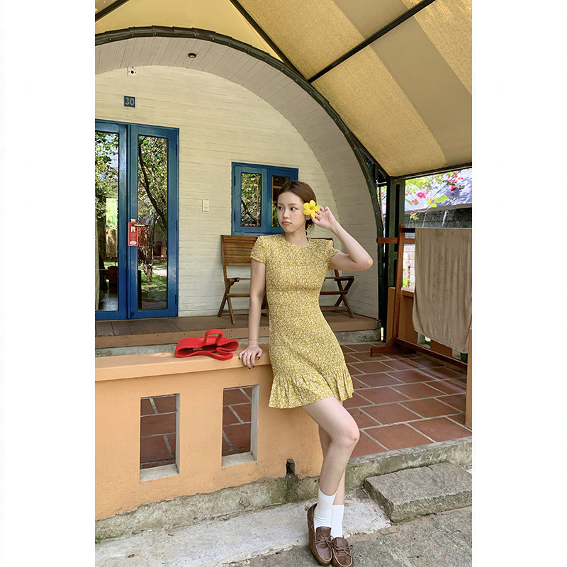 Tuuuh платье с цветочным принтом женское летнее стройнящее с поясом французское ретро миди желтое платье