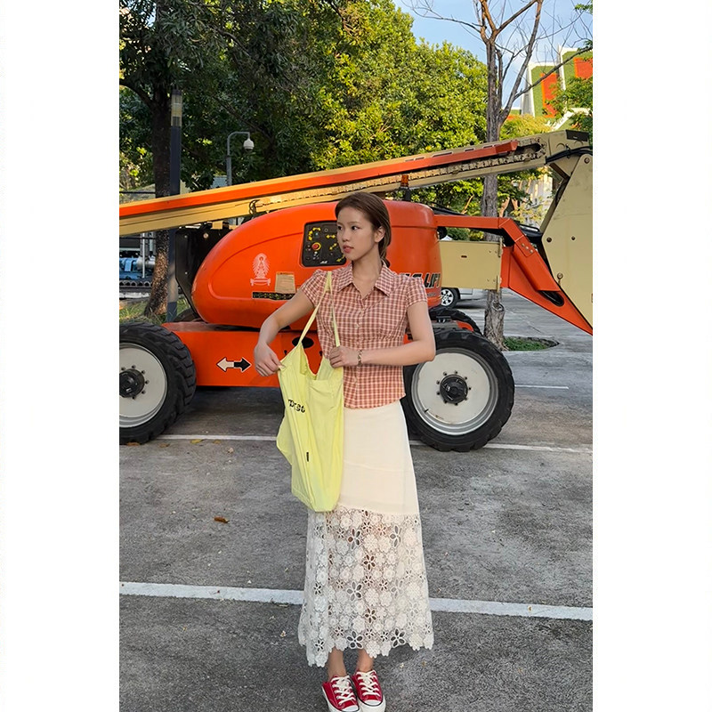 Tuuuh юбка полусолнце женская с высокой талией средней длины А-силуэт молочно-белая с кружевными цветочными вставками