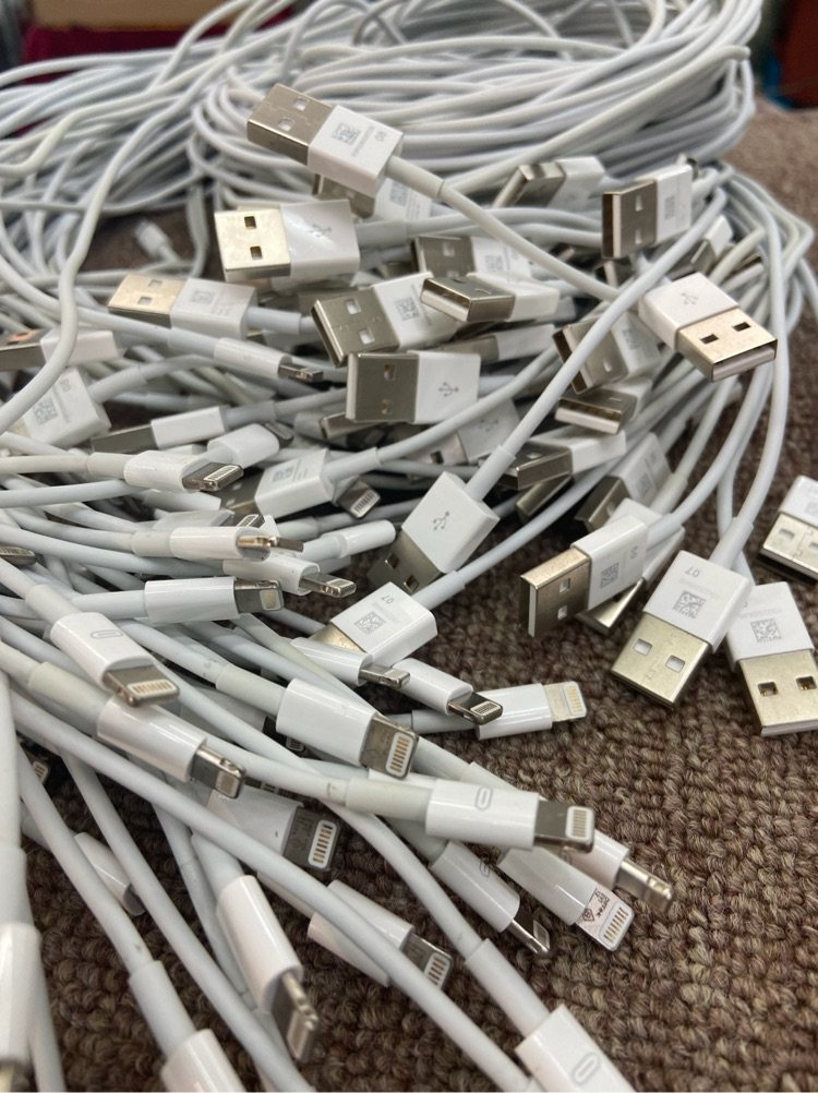 Keng Recommended Original Loaded Old Stock Suitable for iphone78x1112 Charging data line Two-dimensional Code Version 1 m