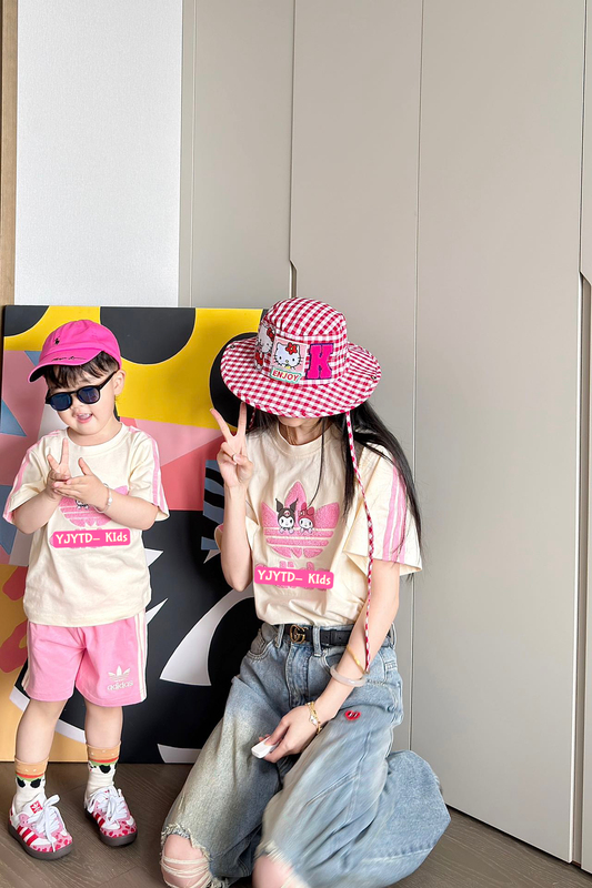 Summer New Family Matching Outfits for Boys and Girls, Cute Cartoon Short-Sleeved Shorts Two-Piece Set, Thin Casual Sports Suit
