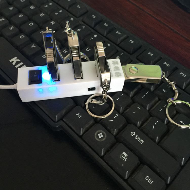 usb splitter kéo bốn đa máy tính giao diện mở rộng trung tâm mở rộng tốc độ cao sức mạnh trung tâm UBS chuyển đổi - USB Aaccessories quạt kẹp bàn