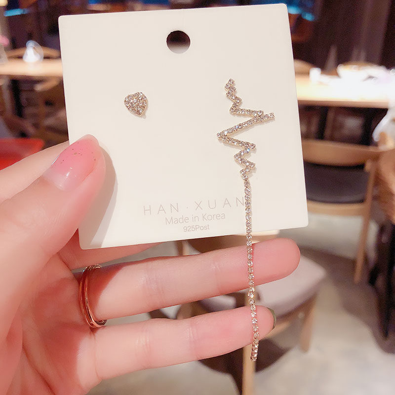 South Korea's Dongdaemun design feeling heartfelt tassel earrings long version asymmetric electrocardiogram silver needle ear acupuncture female