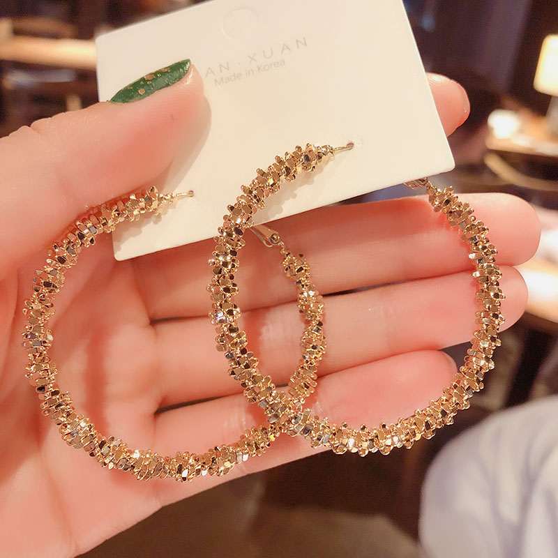 Japanese and Korean personality exaggerated earrings super fairy fashion metal large circle trend s925 silver needle fashion bungdi earrings woman