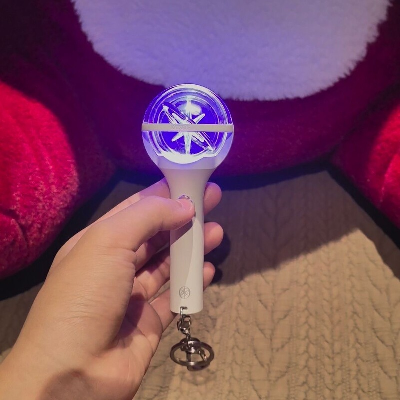 Free Shipping Katseye Mini Cheering Stick Keychain Luminous Pendant Merchandise Same Style Free Shipping Katseye Mini Cheering Stick Keychain Luminous Pendant Merchandise Same Style
