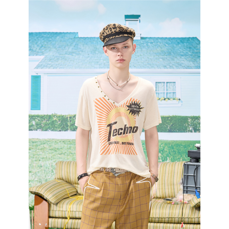 Emobrother* Retro Distressed Print Antique Copper Square Rhinestone V-Neck Short-Sleeve Slim-Fit T-Shirt Emobrother* Retro Distressed Print Antique Copper Square Rhinestone V-Neck Short-Sleeve Slim-Fit T-Shirt