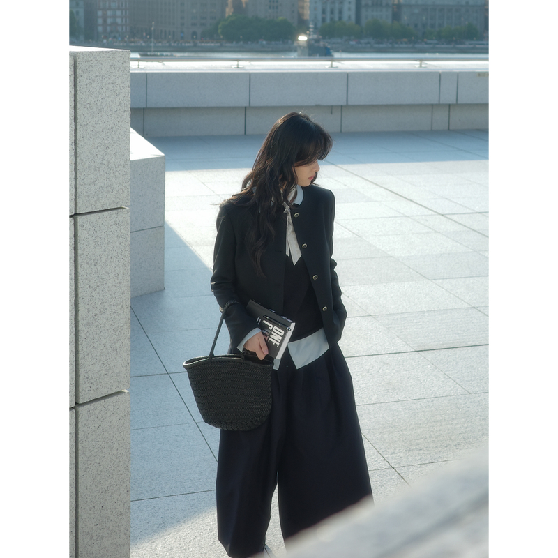 Black Italian Worsted Virgin Wool Crew Neck Short Blazer Haminyes Mara