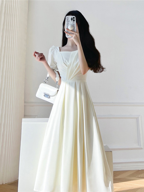 French square collar white dress for women summer 2024 new pleated high-end temperament waist slimming long skirt