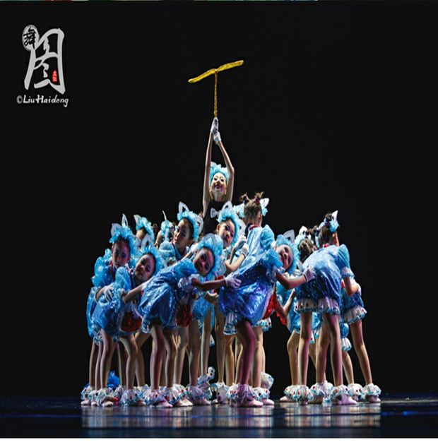 Chương trình khuyến mãi mới của phong cách Xiaohe thứ chín để giảm cân cho trang phục biểu diễn múa của trẻ em sáu trang phục cửa hàng trang phục hóa trang trẻ em