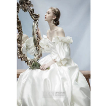 2021 New temperament Mori satin retro wedding dress harbor style simple dream French Hepburn shoulder shoulder go out photo