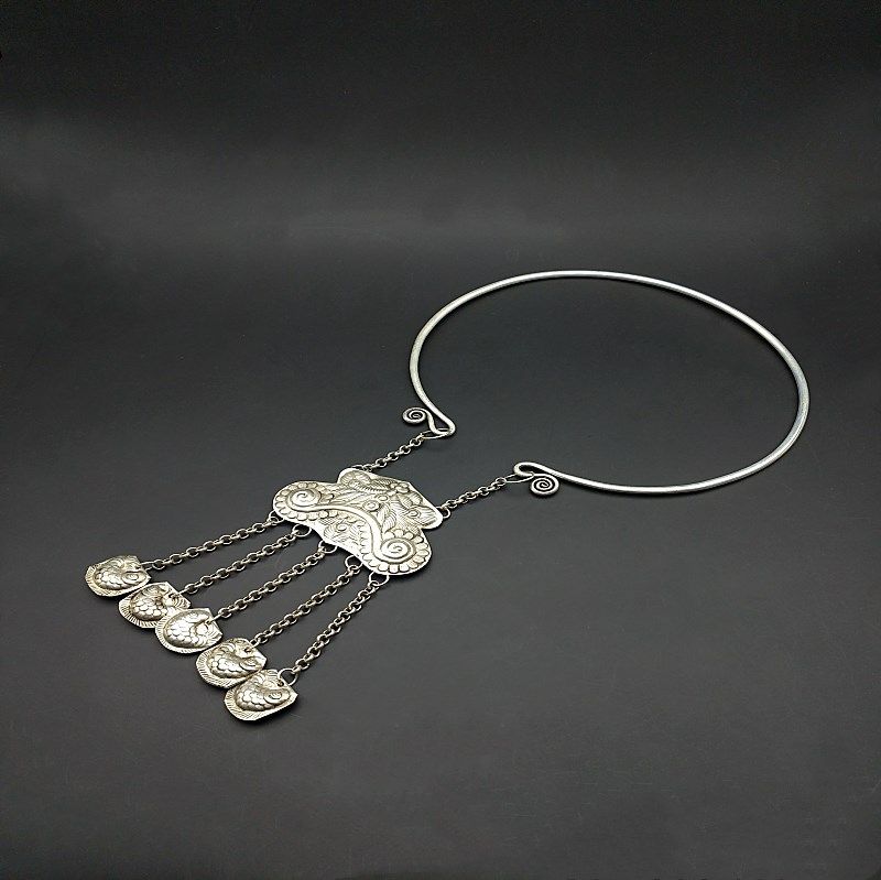 Retro Engraving Flowers Silver Neckline Men And Women Ethnic Wind Pure Handmade Long Version Necklace Long Life Lock Photography Performance Accessories