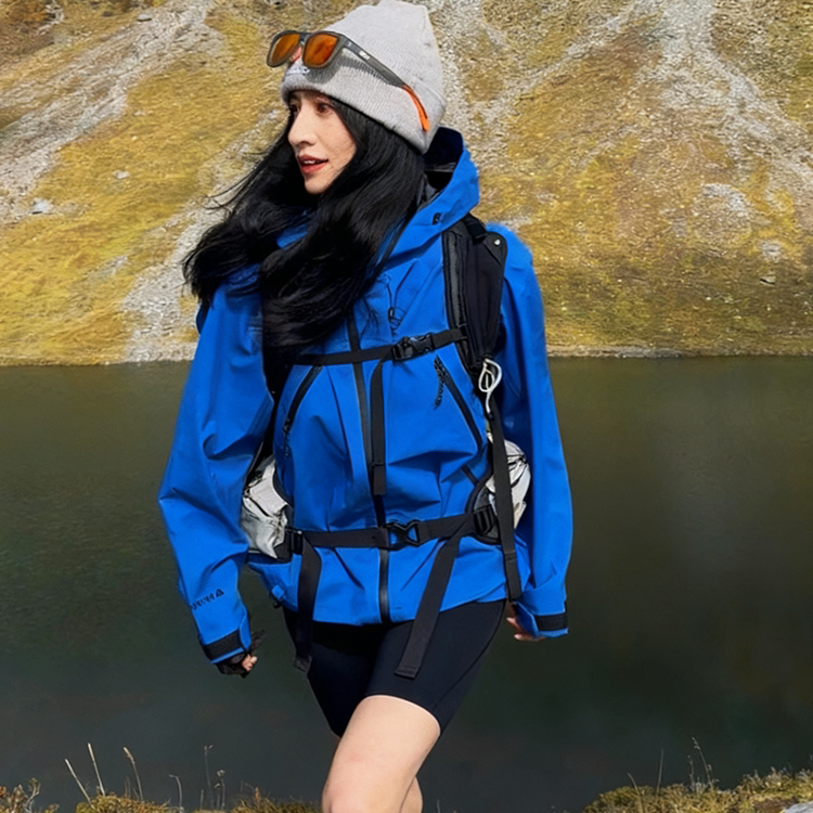American-Style Klein Blue Jacket for Women, New Autumn Windproof Hiking and Cycling Jacket, Loose-Fitting Outerwear for Men and Women