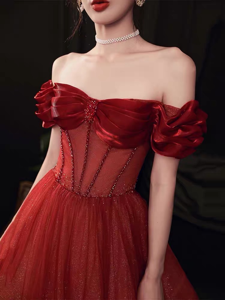 Evening dress, wedding dress, clothing, red winter Qimen Hong Cha tea, open shoulders Evening dress, wedding dress, clothing, red winter Qimen Hong Cha tea, open shoulders