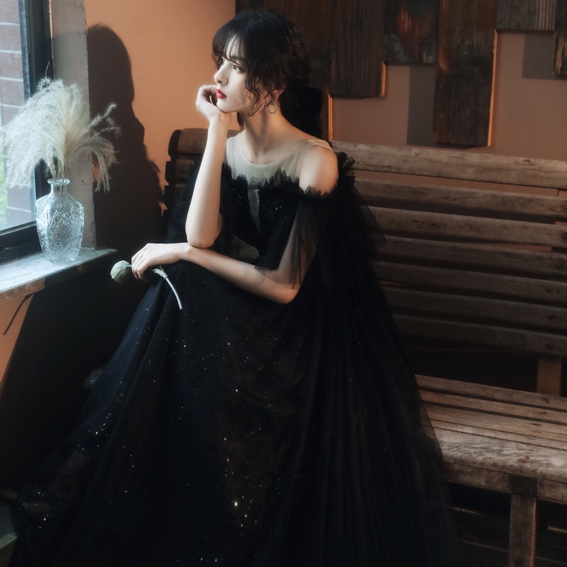 Evening dress, black skirt, bright catchy style Evening dress, black skirt, bright catchy style