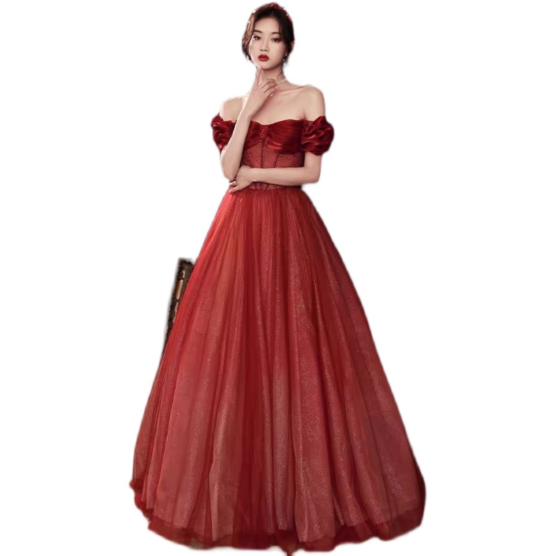 Evening dress, wedding dress, clothing, red winter Qimen Hong Cha tea, open shoulders Evening dress, wedding dress, clothing, red winter Qimen Hong Cha tea, open shoulders