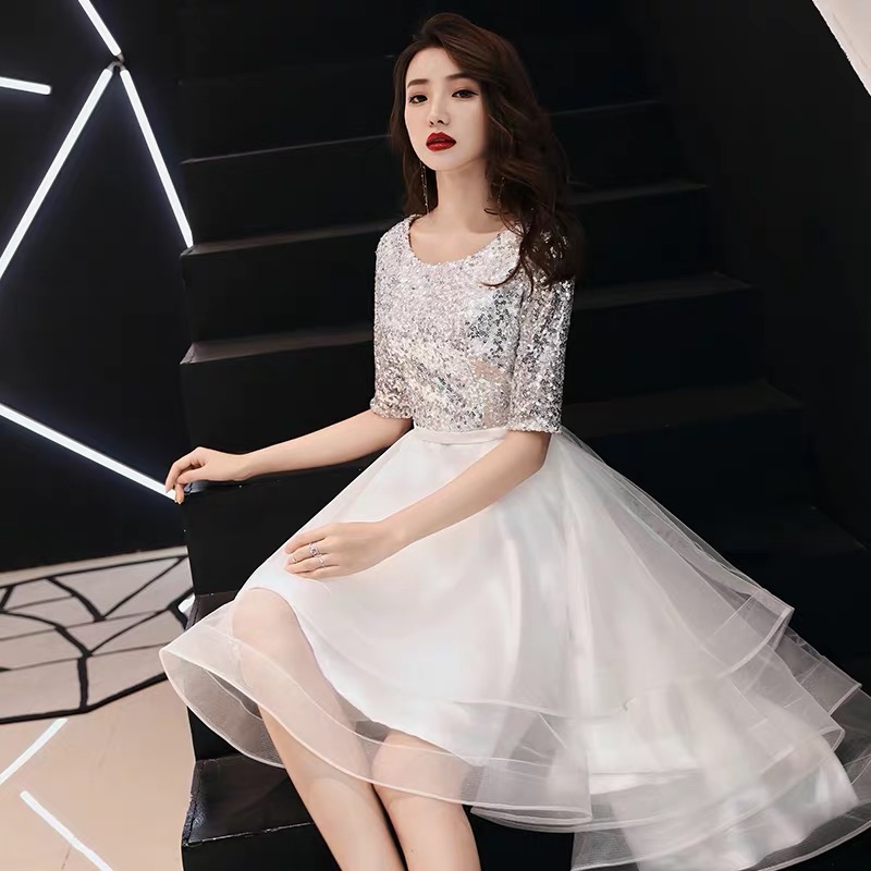 Evening dress, long skirt, bright catchy style, mid-length, suitable for teen Evening dress, long skirt, bright catchy style, mid-length, suitable for teen
