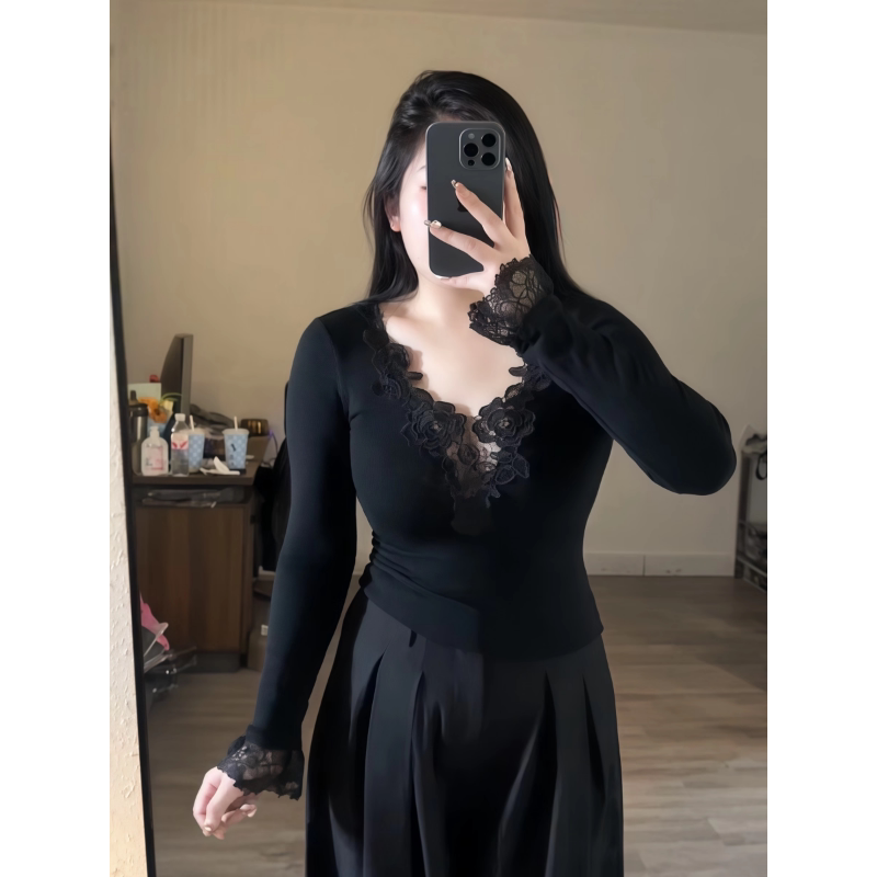 Plus-Size Sexy Black Lace Patchwork Long-Sleeve T-Shirt for Women, Autumn Deep V-Neck Slim-Fit Slimming Base Shirt Top