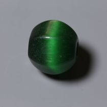 Foyuan Pavilion old beads from the Ming and Qing Dynasties green cats eye stone melon edge beads green cats eye stone six edge beads from the Qing Dynasty