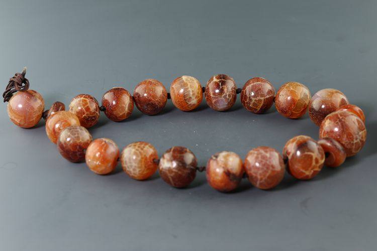 Buddha's penthouse Liaojin Period Liao Dynasty Red Manau Niao Niu Buddha string large size 18 son Manau Yuanzhu Handstring hanging decoration