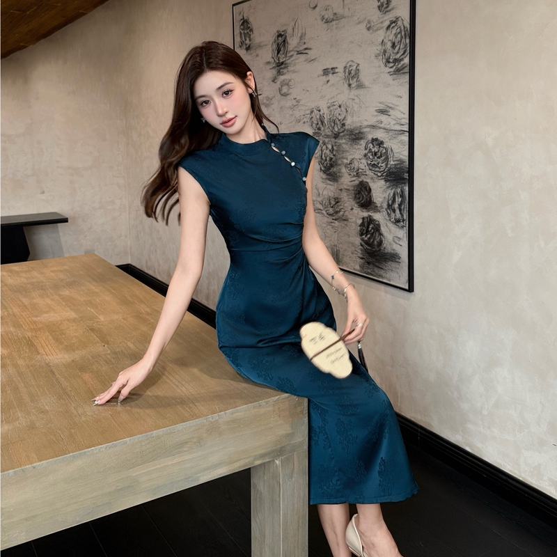 New Chinese-Style Hollow-Out Design Improved Cheongsam 2026 New Model Dress for Women, Summer Elegant Slim-Fit Waist-Cinching Long Dress