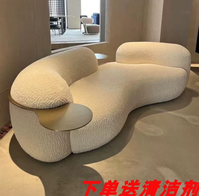 Cream-Style Creative Curved Sofa, Light Luxury Italian Minimalist Pea-Shaped Small Apartment Leisure Lamb Velvet Fabric Sofa