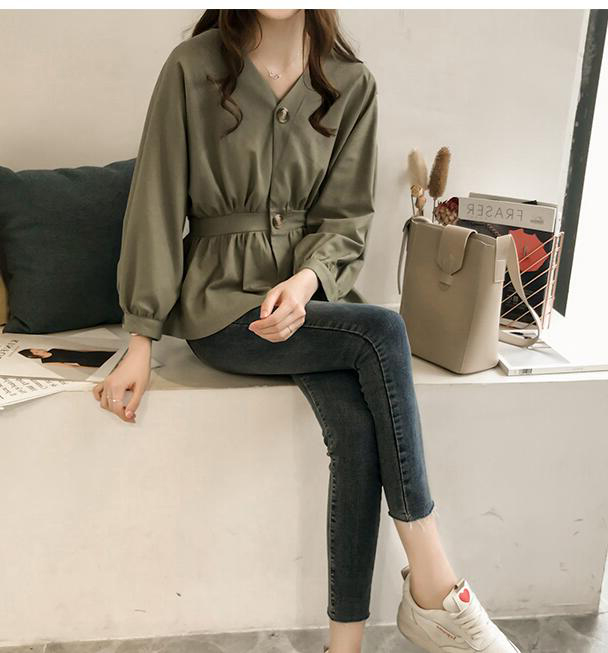 Đầu thu 2018 phiên bản Hàn Quốc mới của chiếc thắt lưng Hồng Kông dài tay là chiếc áo cổ chữ V mỏng nữ áo thu đông cỡ lớn kiểu áo sơ mi nữ