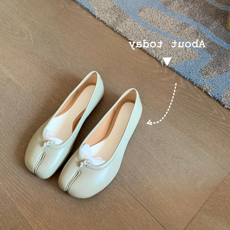 Piggy Girl~ Summer Slimming Split-Toe Flat Shoes for Women, Genuine Leather Slip-On Soft-Soled Small Leather Shoes, Non-Slip Loafers Piggy Girl~ Summer Slimming Split-Toe Flat Shoes for Women, Genuine Leather Slip-On Soft-Soled Small Leather Shoes, Non-Slip Loafers
