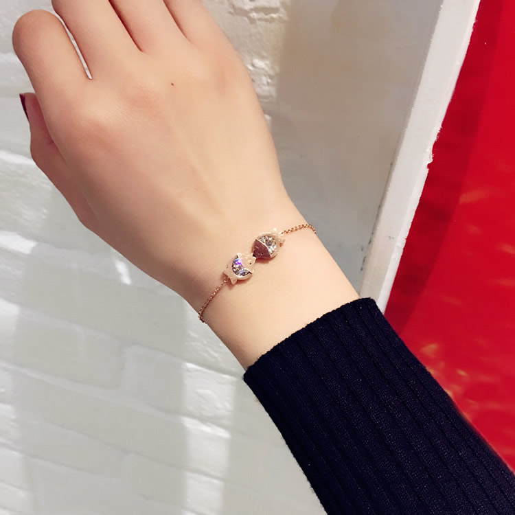 2018 vòng đeo tay mới phụ nữ Châu Âu và Mỹ Nhật Bản và Hàn Quốc phiên bản của ngọt ngào đơn giản đồ trang sức hoang dã trang sức đồ trang sức sinh viên bracelet