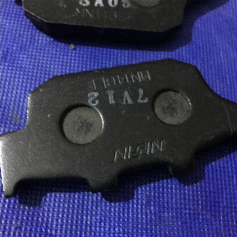 Đối với Suzuki GW250 / S / F / GSX250 / R / DL250 má phanh trước và sau phanh đĩa trước má phanh đĩa xe máy