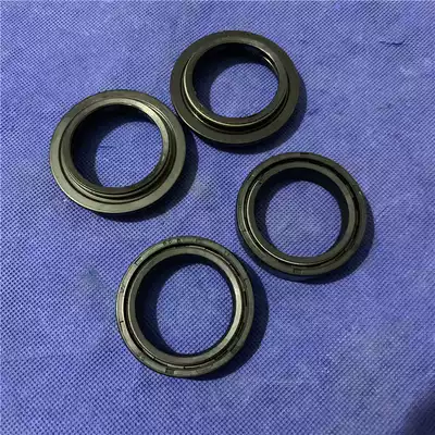 Applicable locomotive Suzuki American Prince GZ125HS Kuyue GZ150-A front Shock Absorber Oil Seal dust cover